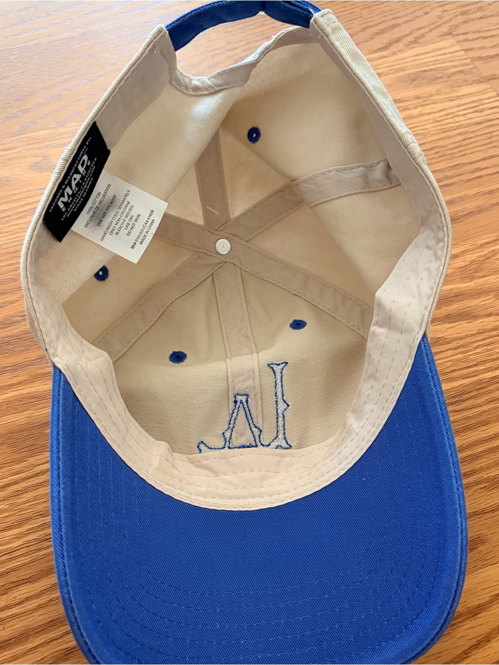 LA cap - Picture 3 of 3